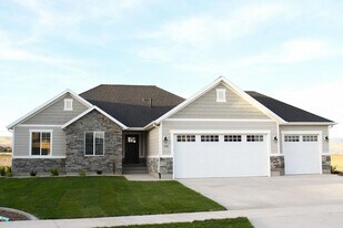 688 W Northgate in Saratoga Springs, UT - Building Photo