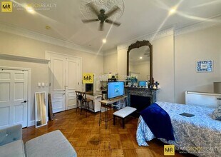 335 Beacon St, Unit 2R in Boston, MA - Foto de edificio - Building Photo