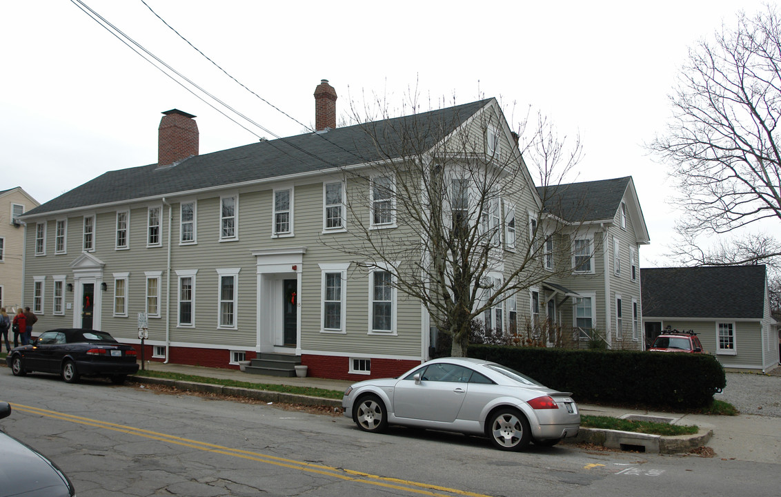 15-17 Main St in North Kingstown, RI - Building Photo