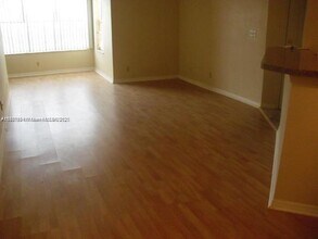 3420 Pinewalk Dr N in Margate, FL - Building Photo - Building Photo