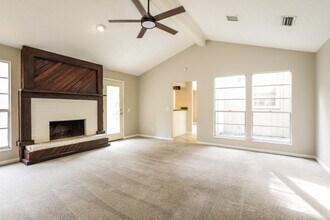 1413 Dolphin St in Orange Park, FL - Foto de edificio - Building Photo