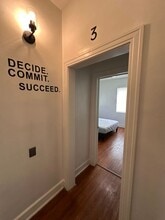 1131 Eastview St in Jackson, MS - Foto de edificio - Building Photo