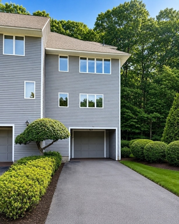 property at 701 Sherwood Forest Ln