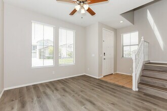 5334 E Harmony Ave in Mesa, AZ - Foto de edificio - Building Photo