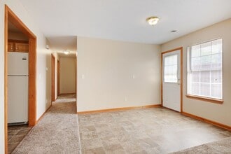 310 NE 7th St in Oak Grove, MO - Building Photo - Building Photo