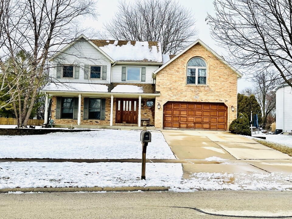 562 Boardman Cir in Bolingbrook, IL - Foto de edificio