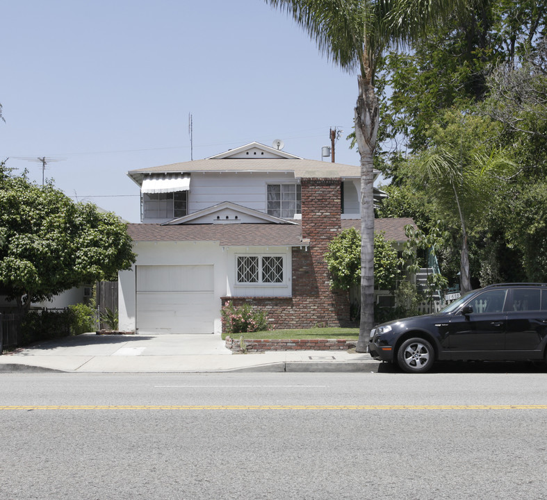 11613 Moorpark St in Studio City, CA - Foto de edificio