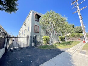 7137 Greeley St in Tujunga, CA - Building Photo - Building Photo