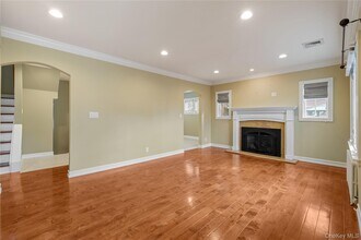 17 Cedar Dr in Farmingdale, NY - Building Photo - Building Photo