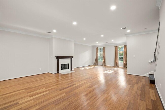 4023 Breakwood Dr in Houston, TX - Building Photo - Building Photo