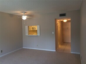 4374 NW 9th Ave in Pompano Beach, FL - Building Photo - Building Photo