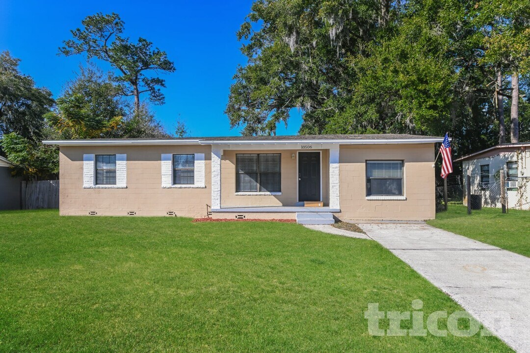 10506 Dodd Rd in Jacksonville, FL - Foto de edificio