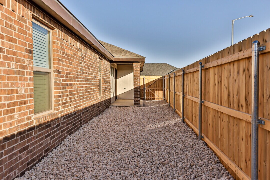 1205 N Essex Ave in Lubbock, TX - Building Photo