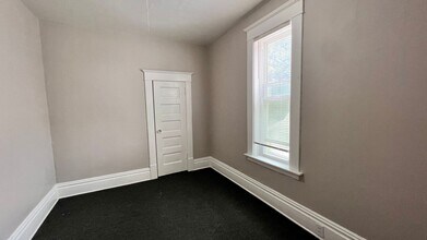 860 10th St NW in Grand Rapids, MI - Building Photo - Building Photo