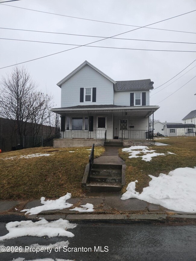 property at 907 E Drinker St