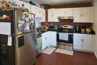 165 Broadway, Unit 166-3 in Somerville, MA - Building Photo - Building Photo