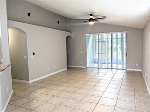 1040 Cherry Valley Way in Orlando, FL - Building Photo - Building Photo