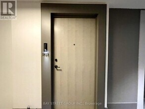 130 River St in Toronto, ON - Building Photo - Building Photo