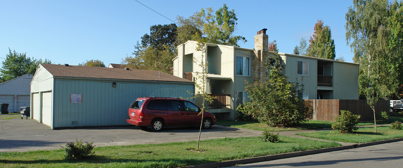 322-328 Shipping St NE in Salem, OR - Building Photo