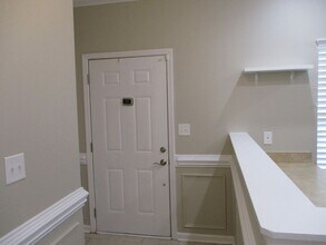 201 Madison Square Ave in Greensboro, NC - Building Photo - Building Photo