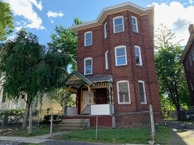 33 Babcock St, Unit 2