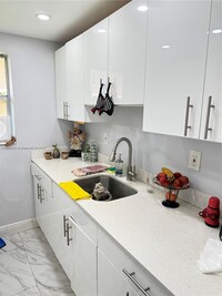 3800 SW 102nd Ave in Miami, FL - Building Photo - Building Photo