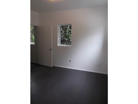 1296-1298 W 37th Pl in Los Angeles, CA - Foto de edificio - Building Photo