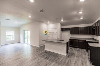 395 Greenbriar Blvd in Lehigh Acres, FL - Building Photo - Building Photo