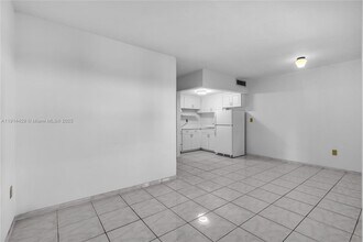 1330 W 54th St in Hialeah, FL - Building Photo - Building Photo