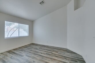 3738 St Phillip Ct in North Las Vegas, NV - Foto de edificio - Building Photo