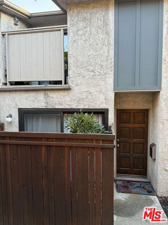 362 S Barrington Ave in Los Angeles, CA - Building Photo - Building Photo