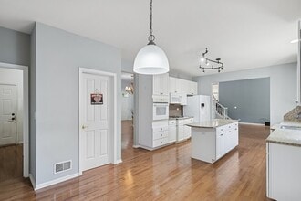 1534 S Falcon Dr in Libertyville, IL - Building Photo - Building Photo