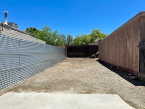 1234 N Dodge Blvd in Tucson, AZ - Building Photo - Building Photo