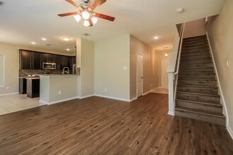 5223 Gulf Stream Ln in Bacliff, TX - Building Photo - Building Photo