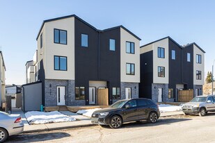 2139 31 Av SW in Calgary, AB - Building Photo