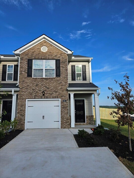 811 Grovebury Ct in Aiken, SC - Building Photo