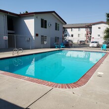 Houston House in Spokane, WA - Foto de edificio - Building Photo