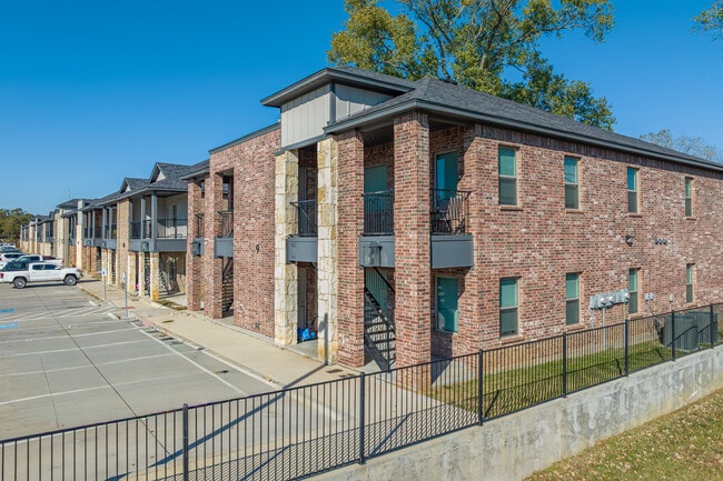 Cooper Landing in Joshua, TX - Foto de edificio - Building Photo