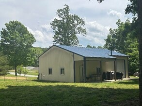 3041 Bowker Rd in Charlotte, TN - Building Photo - Building Photo