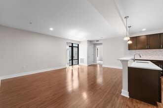 1040 John F. Kennedy Blvd in Bayonne, NJ - Foto de edificio - Building Photo