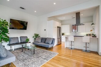 4401 Roseland Ave in Dallas, TX - Building Photo - Building Photo