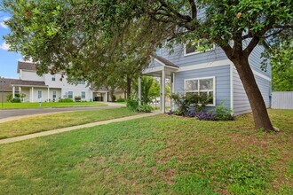 1103 E 3rd St in Georgetown, TX - Building Photo - Building Photo