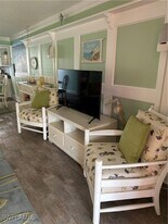 174 Palm Dr in Naples, FL - Building Photo