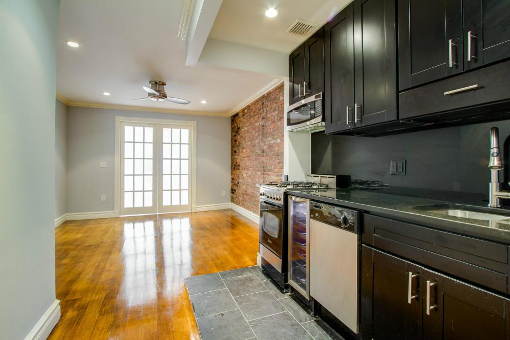 444 W 52nd St in New York, NY - Building Photo