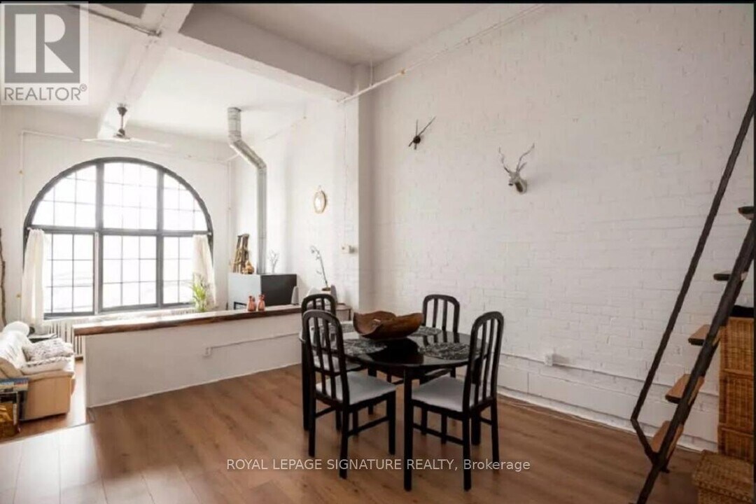 264 Seaton St in Toronto, ON - Building Photo