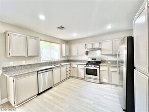 1705 Encarta St in Las Vegas, NV - Building Photo - Building Photo