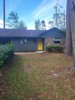 1006 Pineview Dr in Valdosta, GA - Building Photo