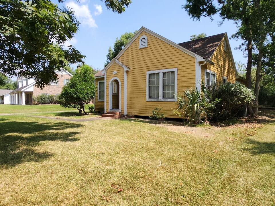 4214 Ferndale Dr in Port Arthur, TX - Building Photo