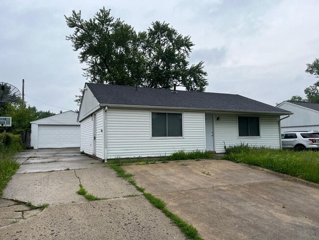 2656 Sherborne Crescent in Columbus, OH - Building Photo - Building Photo