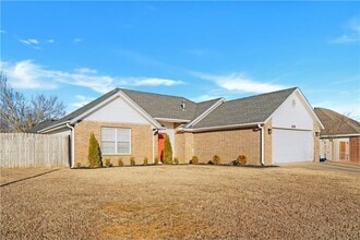 808 Emerald St in Lowell, AR - Building Photo - Building Photo